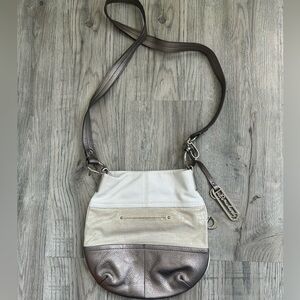 B. Makowsky Womens White & Silver Leather Stylish Crossbody Purse Bag One Size